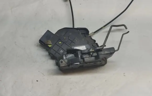 Mazda 3 I Front door lock 9240031 FA11B08X