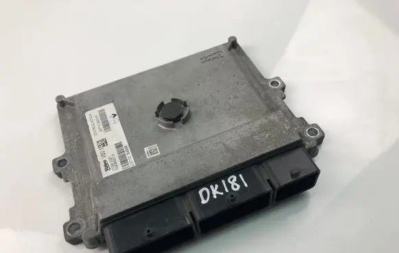 Renault Captur Engine control unit/module ECU 237109221R 237105499R