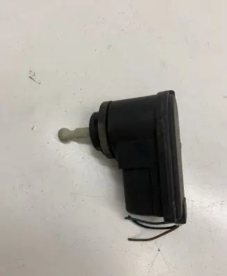 Volkswagen Golf IV Headlight level adjustment motor 1J0941295B