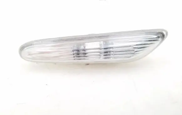 BMW 1 E82 E88 Front fender indicator light 7165742