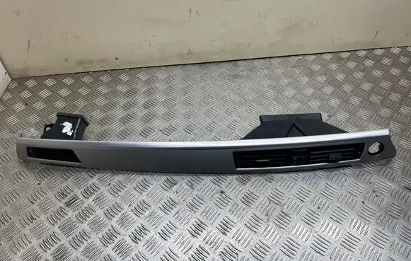 BMW 3 E90 E91 Dashboard glove box trim 9147393 1Z036 03M47393