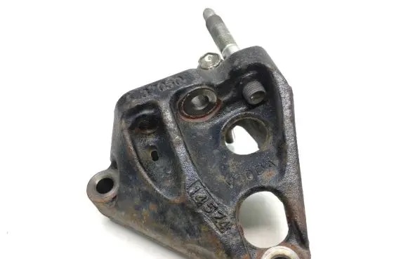 Toyota Auris E180 Engine mounting bracket V20da 14524 37030