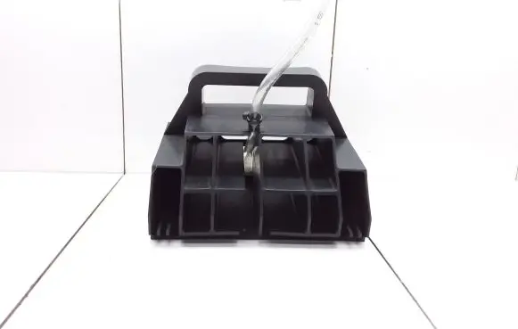 Battery bracket