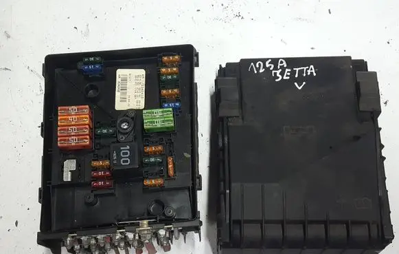 Volkswagen Jetta V Fuse module 1K0937125AXAUTOPX 1K0937125A