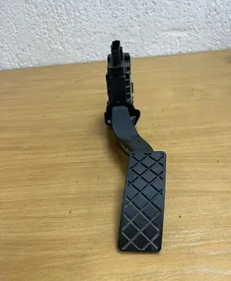 Volkswagen Golf VII Accelerator throttle pedal 5Q1723503H D5942