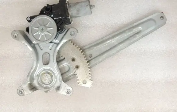 Suzuki SX4 S-Cross Rear door window regulator with motor 83560-61M00 83540-61M00 83502-61M00