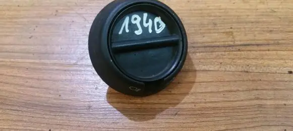 Renault Kangoo I Headlight level height control switch 7700308729