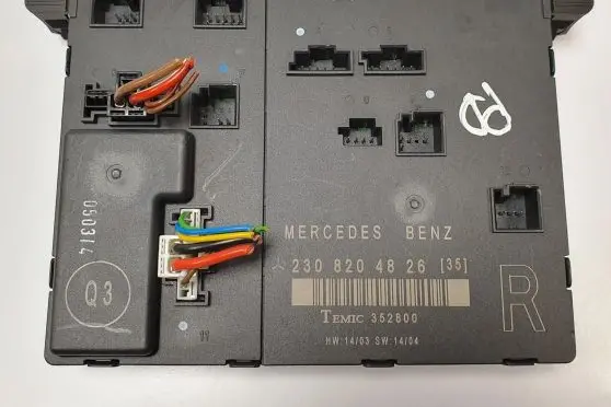 Mercedes-Benz SL R230 Door control unit/module 2308204826