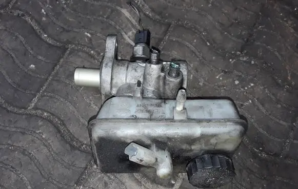 Renault Laguna II Master brake cylinder 03350884771