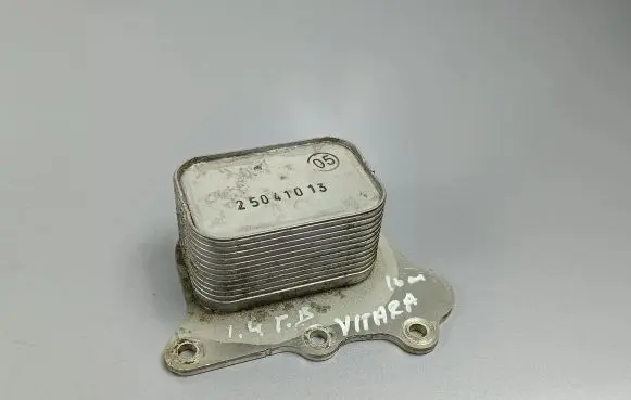 Suzuki Vitara (ET/TA) Engine oil radiator 25041013