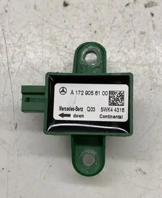 Mercedes-Benz E W212 Airbag deployment crash/impact sensor A1729056100 5WK44316