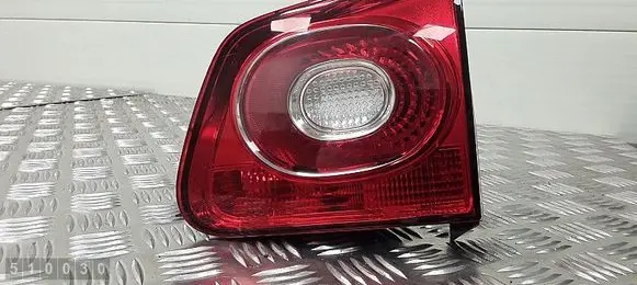 Tailgate rear/tail lights