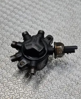 Renault Kangoo II Fuel distributor 8200584034 H8200334367 R9144Z070B