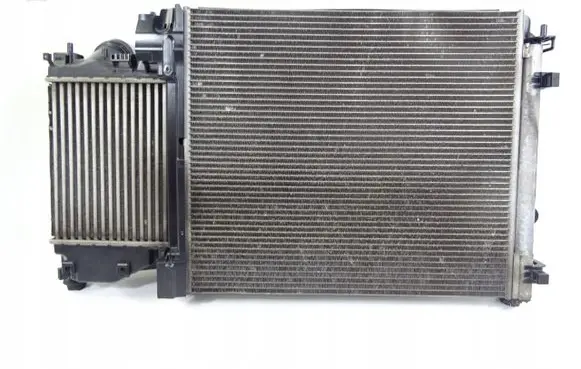 Nissan Qashqai Intercooler radiator 214107399R
