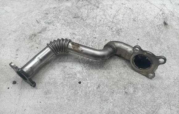 Toyota Avensis T270 Engine coolant pipe/hose