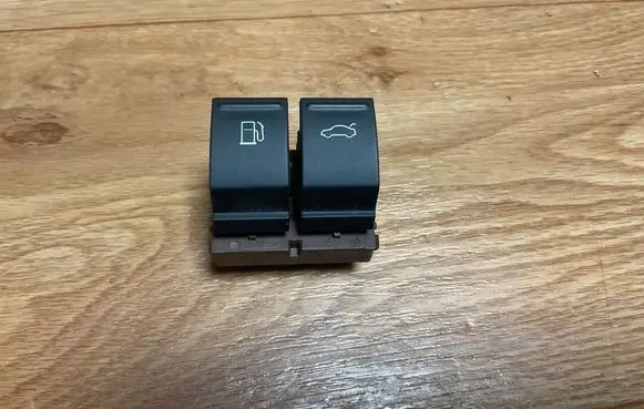 Volkswagen PASSAT B6 Fuel tank opening switch 3C0959903 114701S