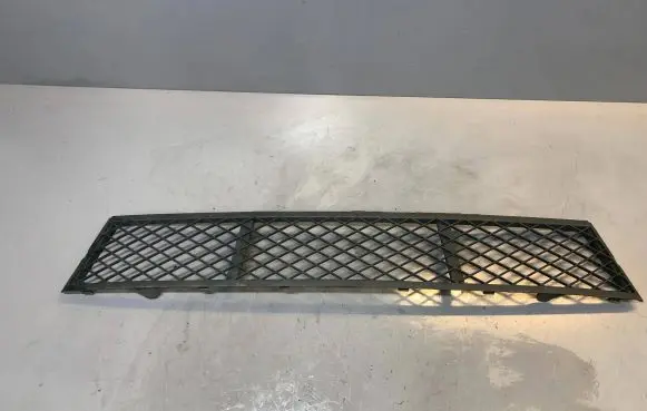BMW 5 F10 F11 Front bumper lower grill 51117285950 7285950 51117200693