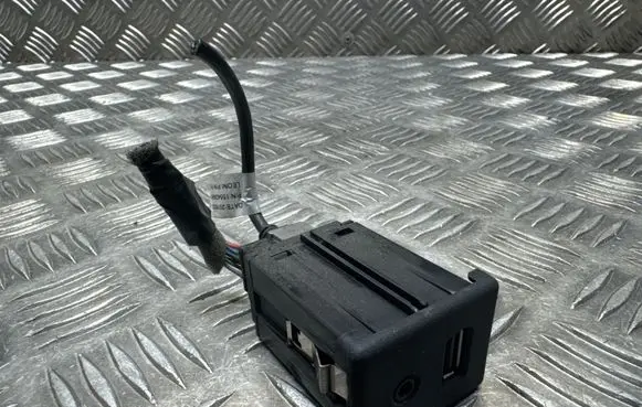USB socket connector