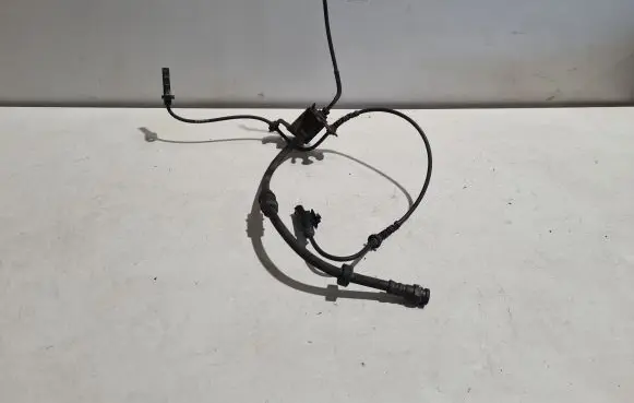 Maserati Ghibli ABS brake wheel speed sensor 670006719