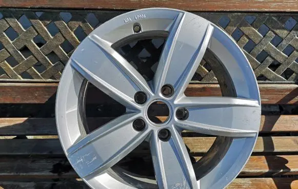 Volkswagen Tiguan R17 alloy rim 