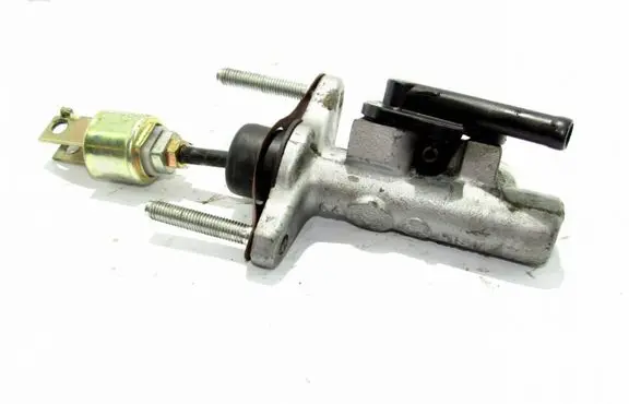 Toyota RAV 4 (XA20) Clutch master cylinder