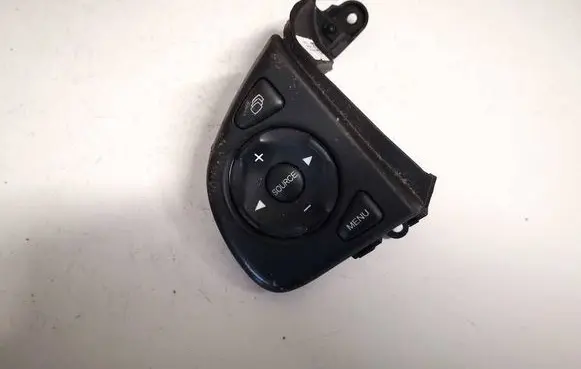 Steering wheel buttons/switches