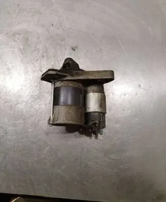 Renault Clio IV Starter motor esw10e7 4b30078bsa
