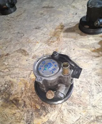 Volvo S40, V40 Power steering pump 26083376 1831S
