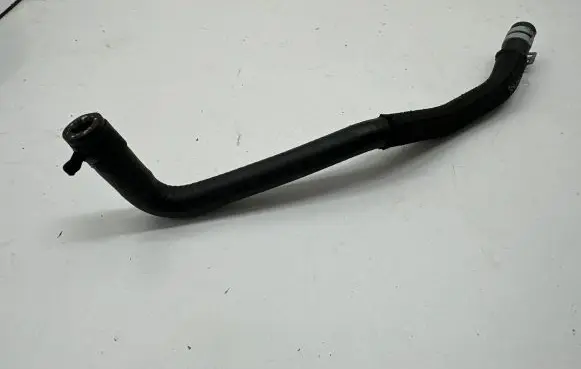Mercedes-Benz CLA C118 X118 Engine coolant pipe/hose