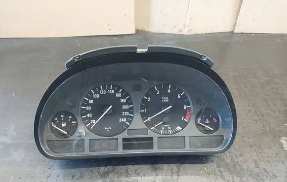 BMW 5 E39 Speedometer (instrument cluster) 8381195 62118381195