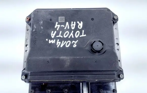 Toyota RAV 4 (XA40) Engine control unit/module 8966142J60