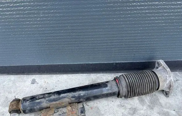 Mercedes-Benz GLC X253 C253 Rear shock absorber/damper A2533205500