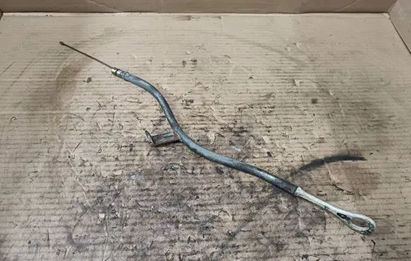 Mitsubishi Outlander Oil level dip stick 