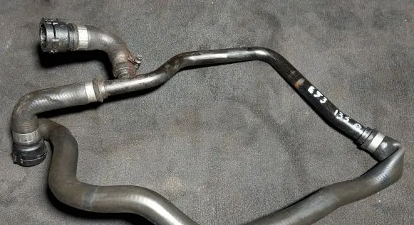 BMW X5 E53 Engine coolant pipe/hose