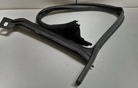 Volkswagen PASSAT CC Front door rubber seal 3C8854543