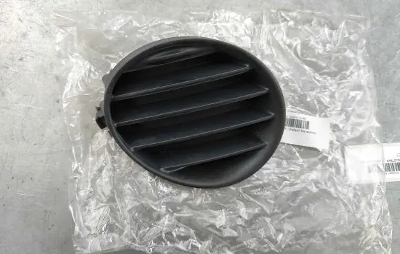 Renault Megane I Front bumper lower grill 7700427569