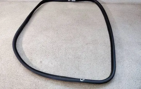 Renault Megane IV Front door rubber seal 