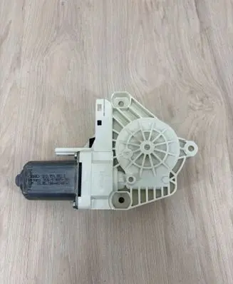 Seat Alhambra (Mk2) Front door window regulator motor 8K0959802B 1036919809201 180440240141