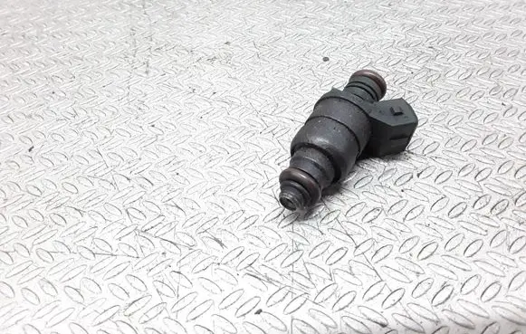 Audi A3 S3 8L Fuel injector 037906031AA