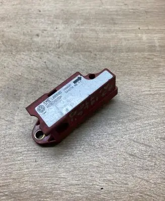 Volkswagen Bora Airbag deployment crash/impact sensor IJ0909606D 5WK42350