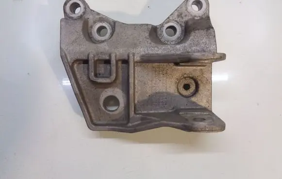Land Rover Discovery Sport Engine mounting bracket GJ326P096AF