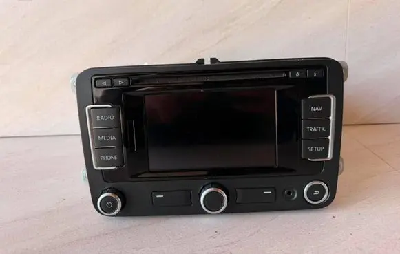 Seat Alhambra (Mk2) Radio/CD/DVD/GPS head unit 7N5035192A