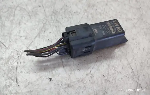 Glow plug pre-heat relay