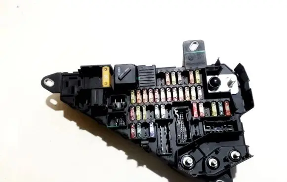 BMW 5 E60 E61 Fuse box set 6906603