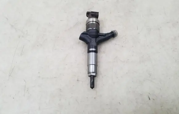 Subaru Outback Fuel injector 16613AA020