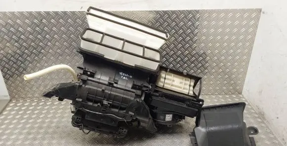 Toyota Verso Interior heater climate box assembly 8701002C61