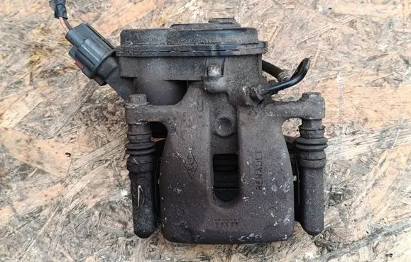 Rear brake caliper