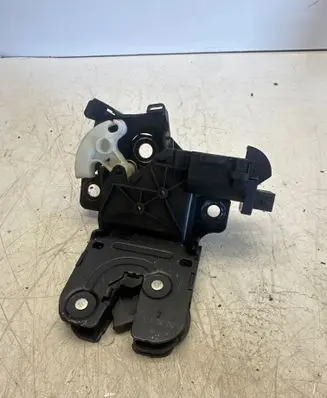 Audi A3 S3 A3 Sportback 8P Tailgate/trunk/boot lock/catch/latch 8P4827505B