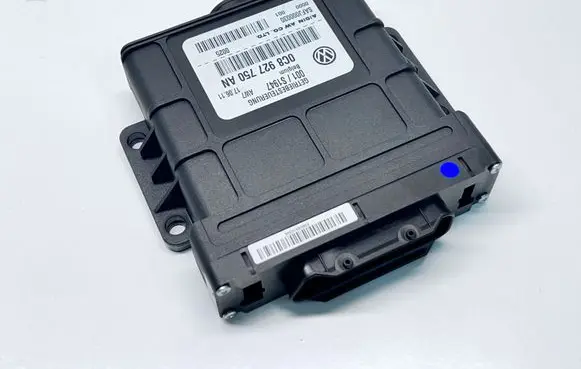 Volkswagen Touareg II Gearbox control unit/module 0C8927750AN