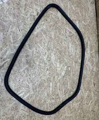 Rear door rubber seal (on body)